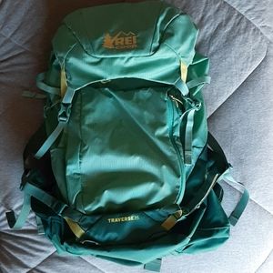 REI Women's Traverse 35 - Small